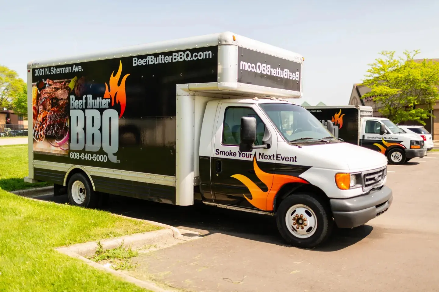 A truck with the words " soul food bbq " on it.